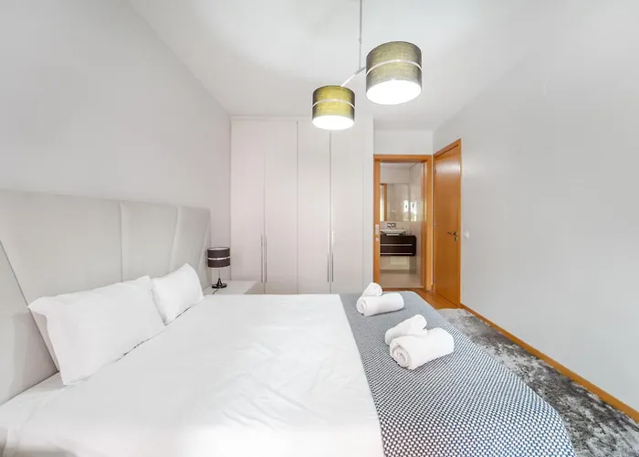 Living Bu Apart. * Funchal