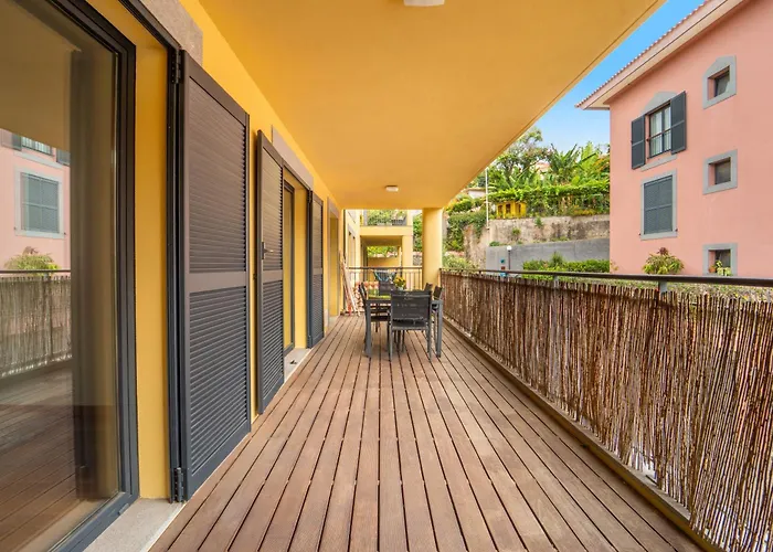 Living Bu Apart. * 丰沙尔